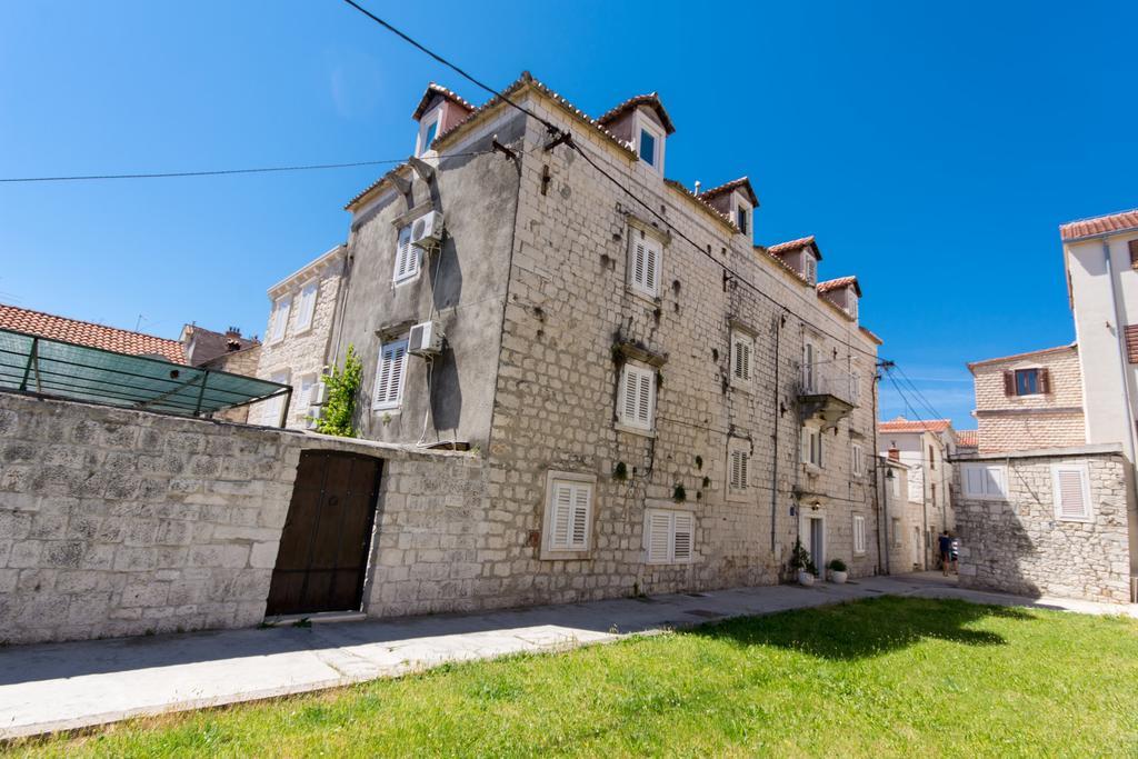 Top-Floor Apartment In Trogir Center Екстериор снимка