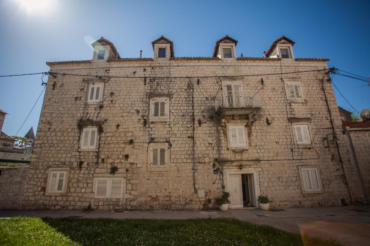 Top-Floor Apartment In Trogir Center Екстериор снимка